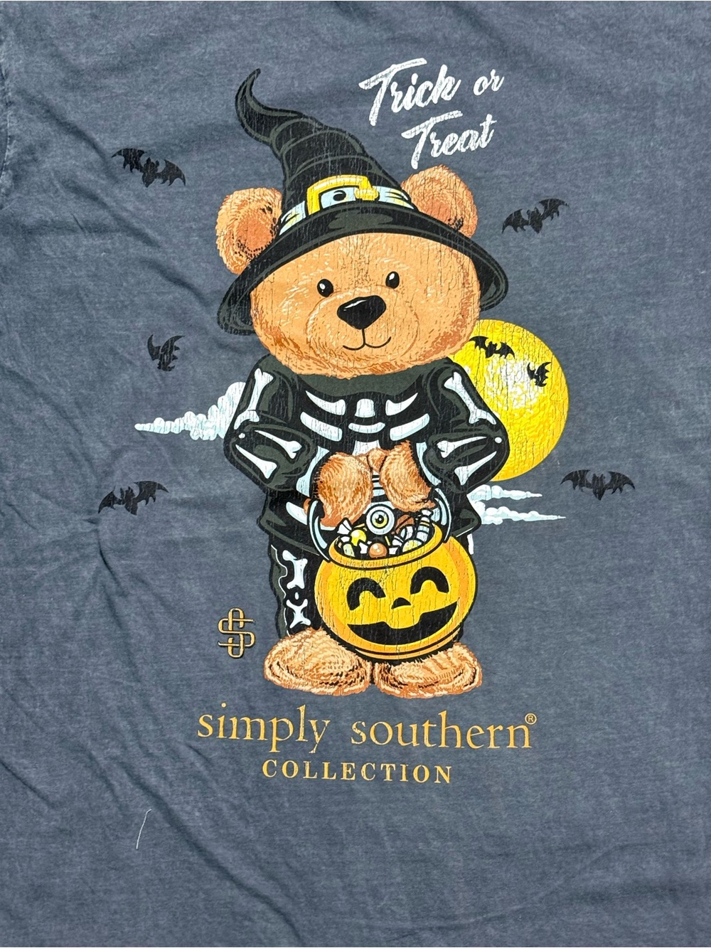 Simply Southern' Gray "Trick or Treat" Bear Graphic Tee - Picture 2 of 3